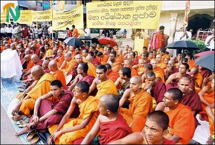 Buddhist_Monks_Dec4_1_20365_435.jpg