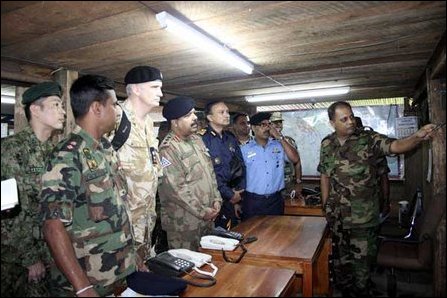 Defence Advisors/Attaches of 7 countries visit Sri Lankan SF HQ in Vanni