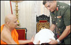 SLA Commander with Asgiriya Mahanayake