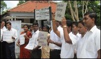 Lawyers protest in North