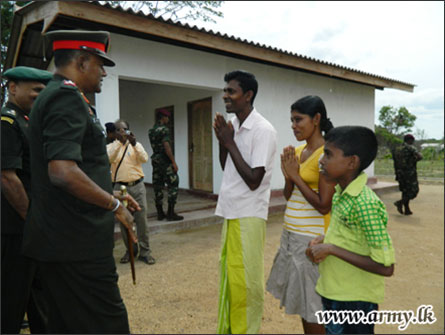 SL Military housing in Vanni