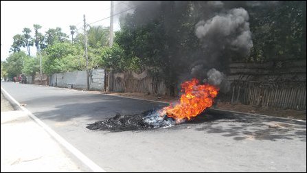 Tires burnt after SL police killing Tamil youth in Vadamaraadchi