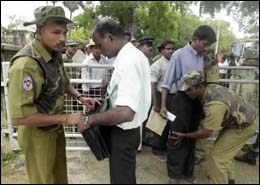 jaffna-election_091000.jpg