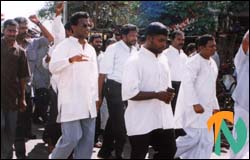 peace_demo-batti_2_28022000.jpg
