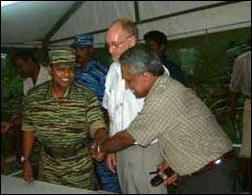Col. Theepan and Mr.Austin Fernando (r).