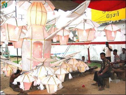 vesak lanterns in Batti