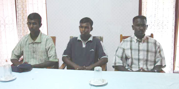 solaiyaham_press_08_11.jpg