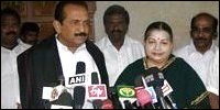 Vaiko, Jeyalalitha addressing press after the agreement was signed (Photo: maalaimalar.com)