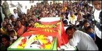 Large number of people paying last respect at Karukkamunai school in Eachchilampathu.
