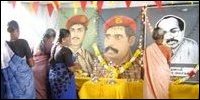 People paying homage to Lt.Seelan, Colonel Kittu, Lt.Sankar.