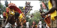 Kaavady, a form of penance (Photo: Sankathi.com)