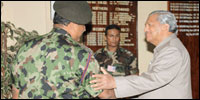 Dato Kulasegaran with Major General Mahinda Hathurusinghe, the commander of the occupying Sri Lankan military in Jaffna [Photo courtesy: Civil Military Coordination in Jaffna]