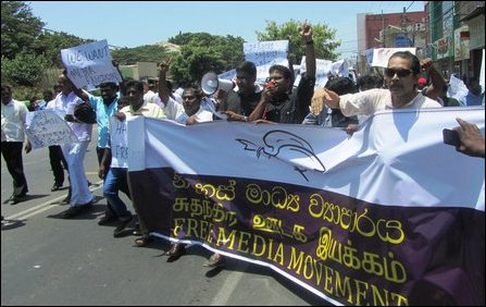 Journalists protest against SL military harassment