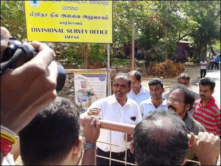 Protest in front of Divisional Survey Office in Jaffna 