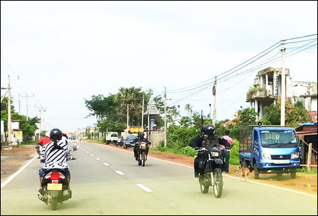 SLA fieldbike patrol at Naavat-kuzhi in Jaffna