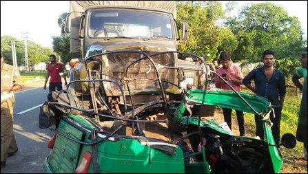 SLA vehicle kills 3 Tamil civilians at Iyakkachchi